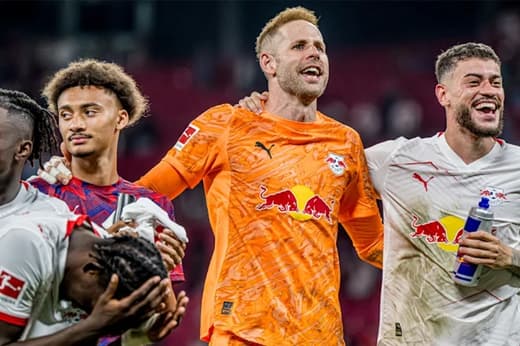 MMOM NEW FC 26 Squad Building Guide: Build a Competitive Team Fast 2026